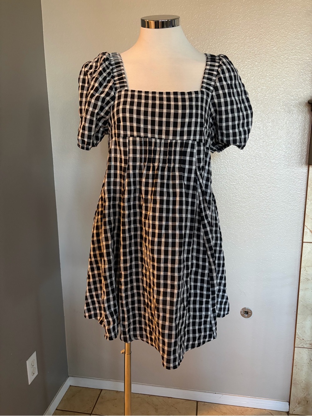 Black and White Gingham Puff-Sleeve Mini Dress